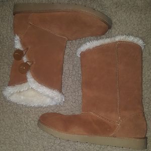 Boots with fur